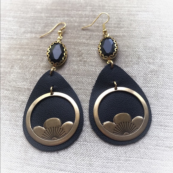 Floating Lotus Leather Earrings - Picture 2 of 8